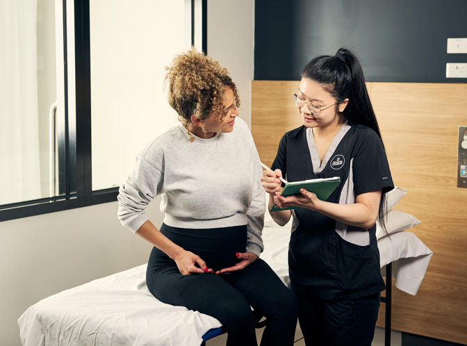 https://www.deakin.edu.au/__data/assets/image/0004/566221/35382_bachelor-nursing-bachelor-midwifery_hero.jpg